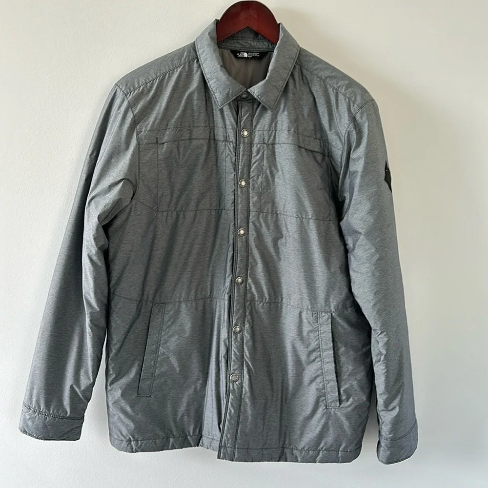 North Face Gray Lightweight  Snap Button Closure Jacket Size Medium